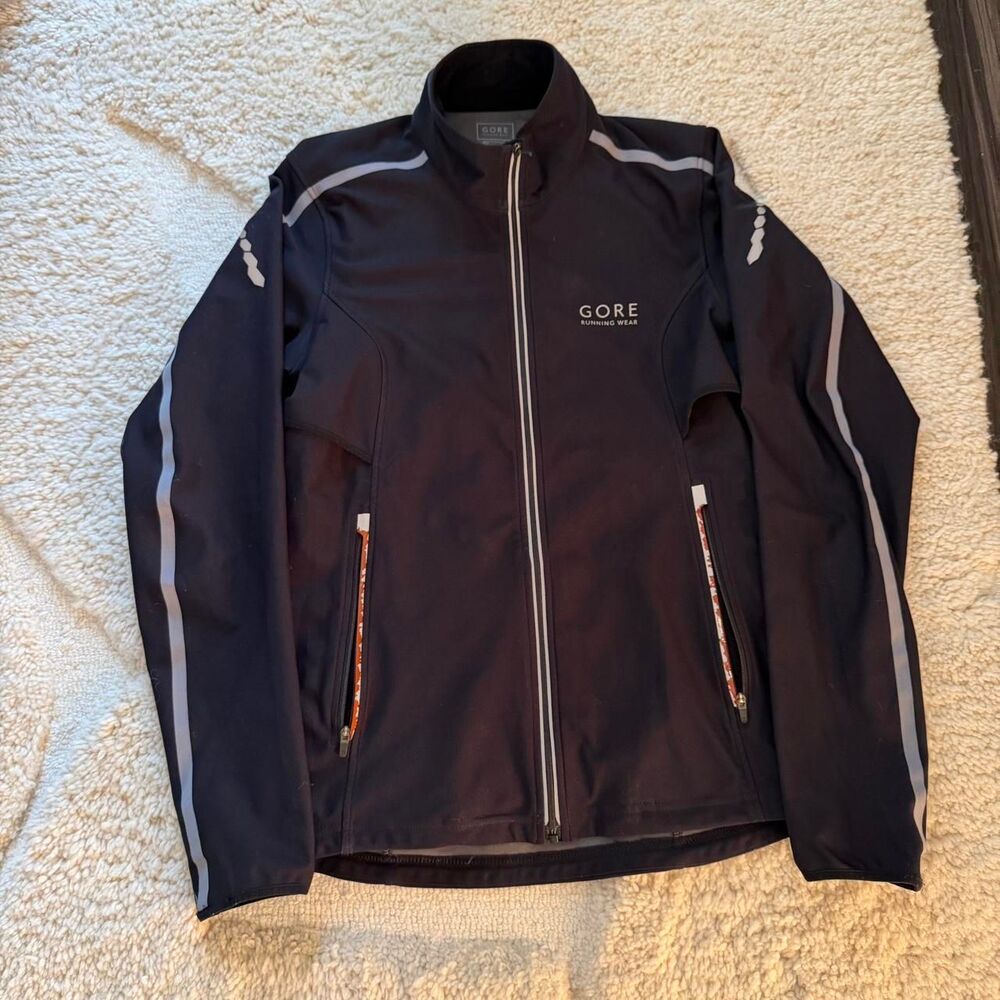 Gorewear Men's Navy and Black Jacket